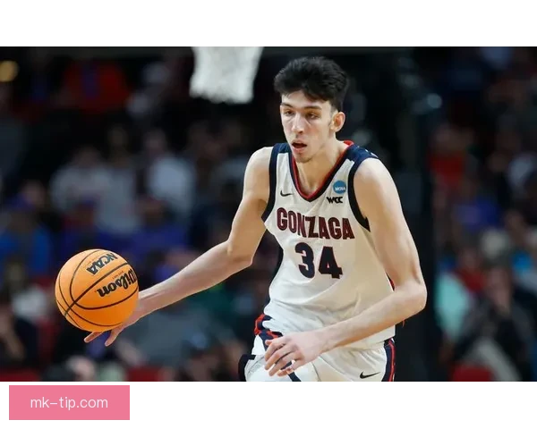 霍姆格伦社媒头像变身中东风格形象引发关注与讨论